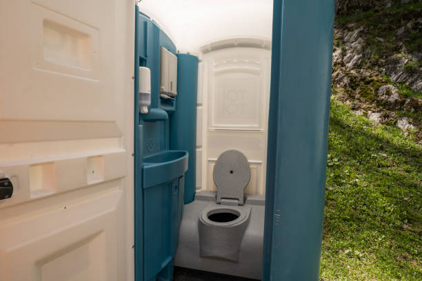 Best Portable toilet rental cost  in Farmersville, OH